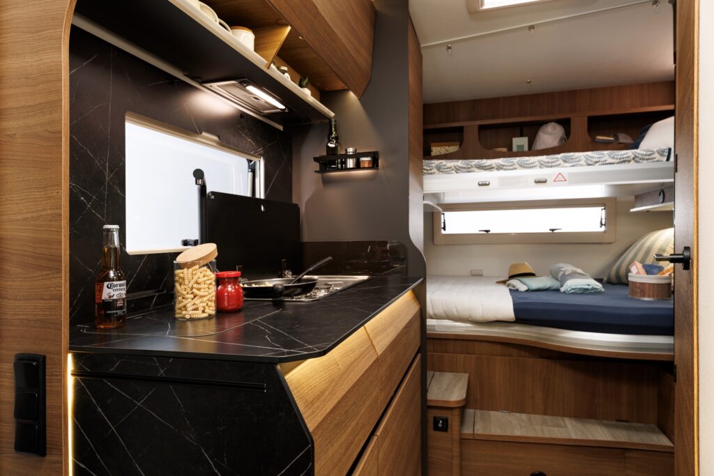 Amphitryon 2026 81A0106 A940 T26 - Autocaravanas integrales