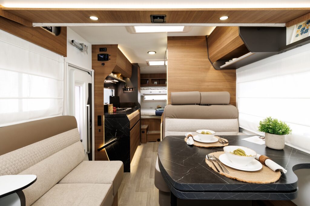 Amphitryon 2026 81A0203 A940 T26 - Autocaravanas integrales