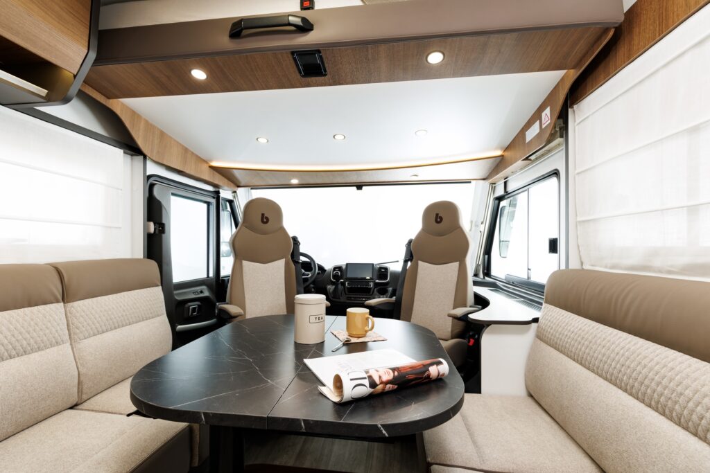 Amphitryon 2026 81A1046 A967 T26 - Autocaravanas integrales