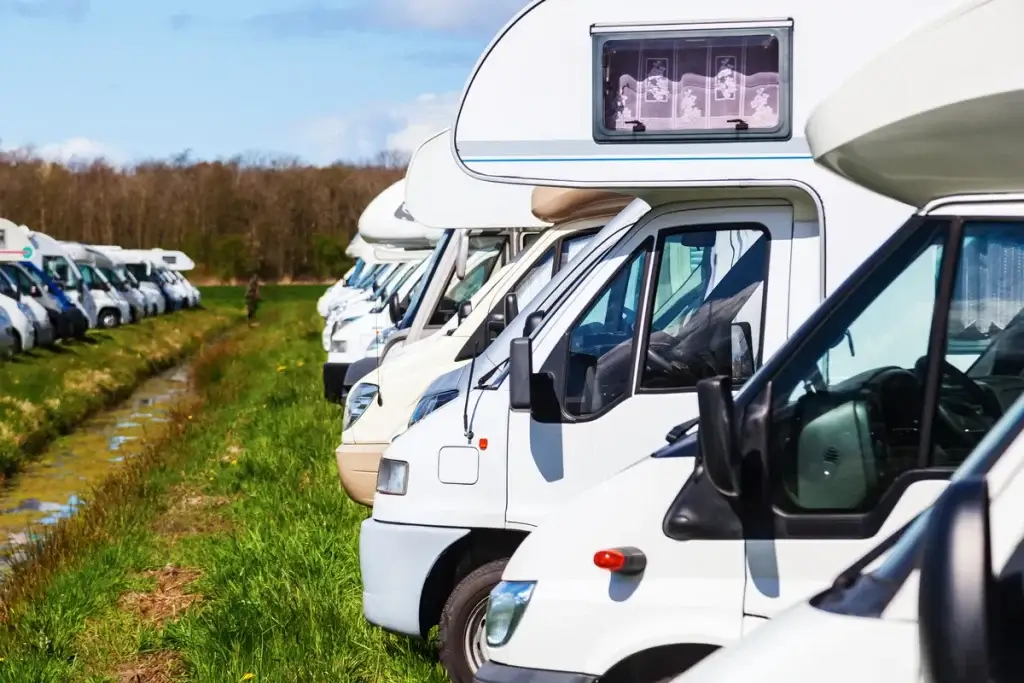 Aparcamiento abierto autocaravanas - Parking de autocaravanas - Guía para elegir el correcto Aparcamiento abierto autocaravanas - Parking de autocaravanas - Guía para elegir el correcto