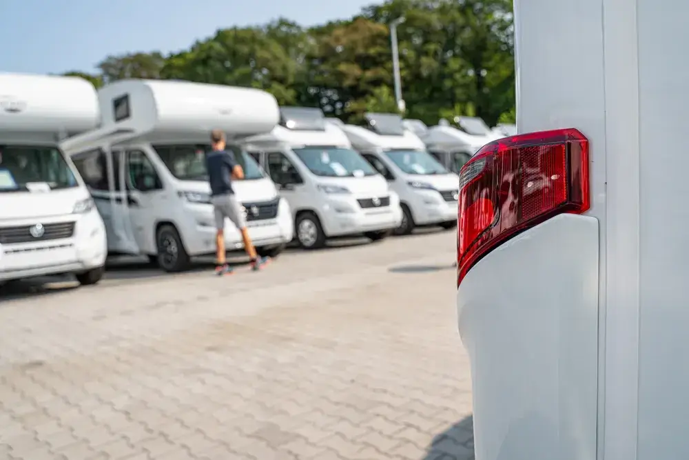 Parkings para autocaravanas campers - Parking de autocaravanas - Guía para elegir el correcto Parkings para autocaravanas campers - Parking de autocaravanas - Guía para elegir el correcto