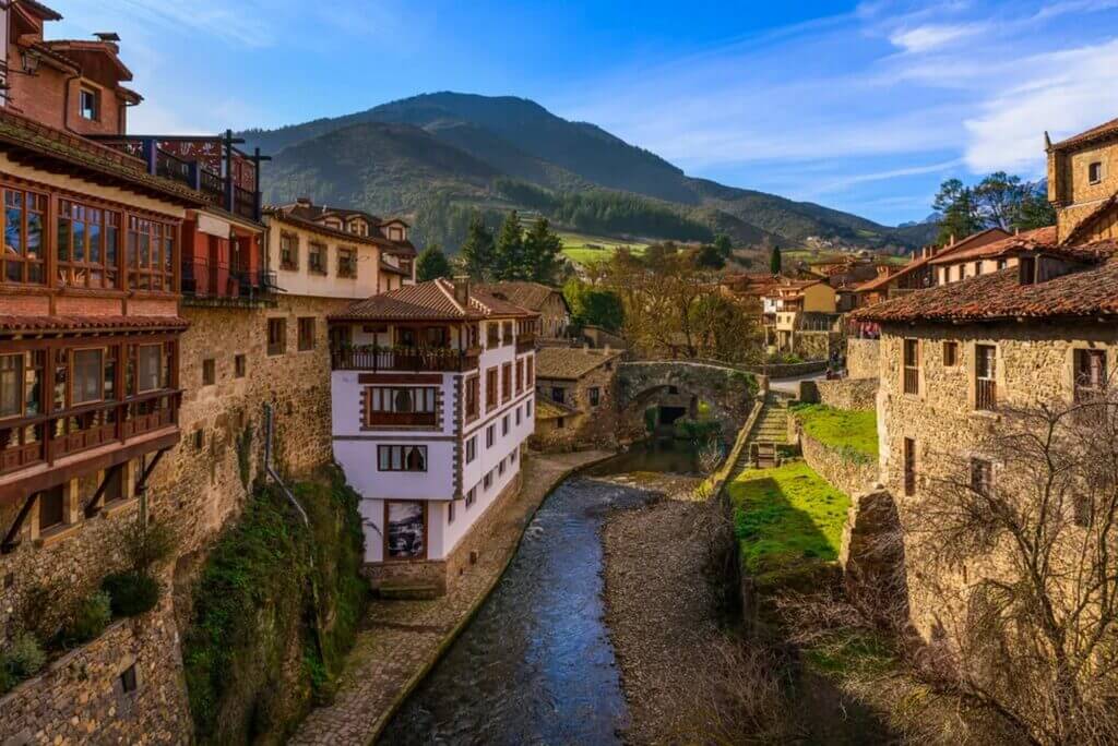 Potes Cantabria en Autocaravana - Ruta en Autocaravana por Cantabria Potes Cantabria en Autocaravana - Ruta en Autocaravana por Cantabria