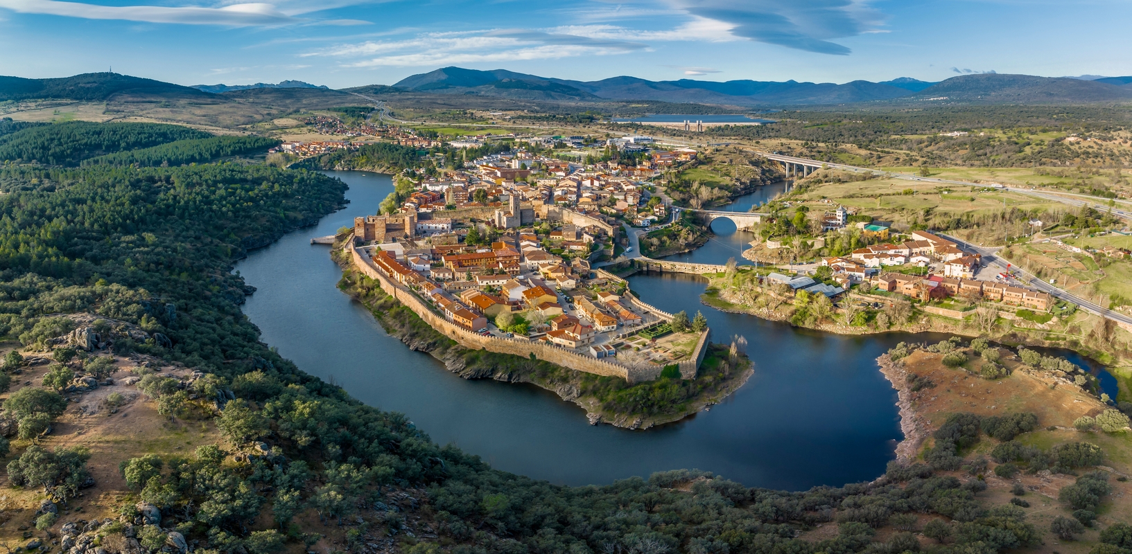 buitrago de lozoya - Explora 20 pueblos cerca de Madrid en autocaravana Buitrago de Lozoya en autocaravana